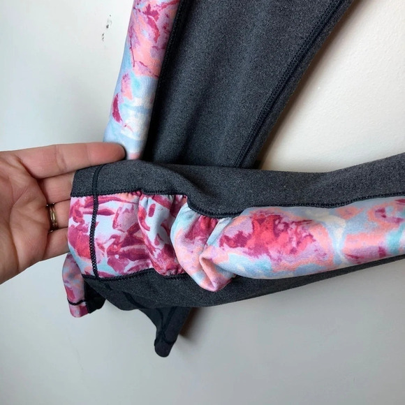 Calia | Watercolor Cinched Capri Leggings Gray - Picture 3 of 6